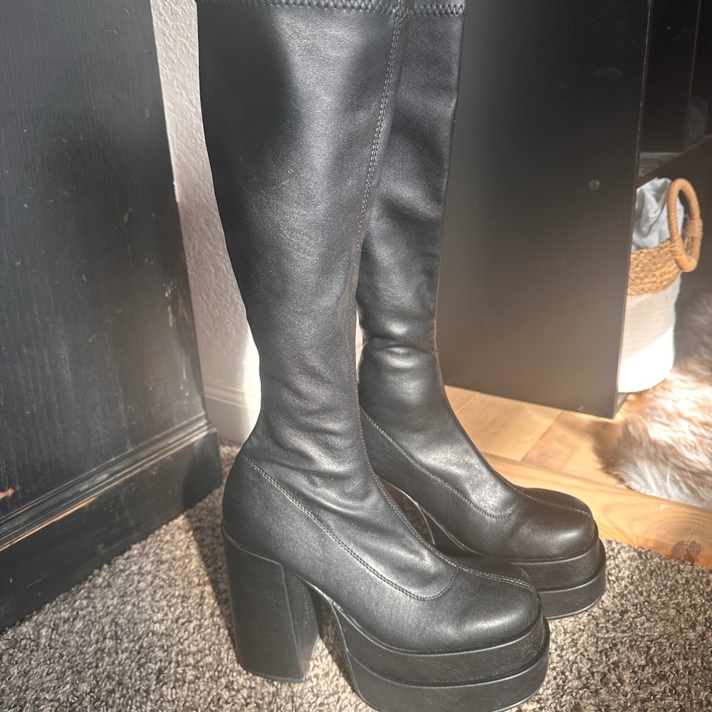 Steve Madden Cypress Black Platform Boots